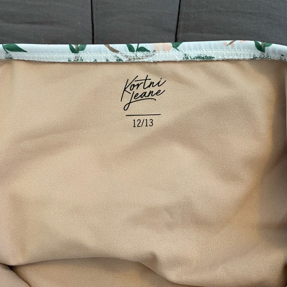 Kortni Jeane tiger, swim top size 12/13 girls - Picture 3 of 3